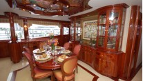 Motor Yacht Secret Spot -  Dining